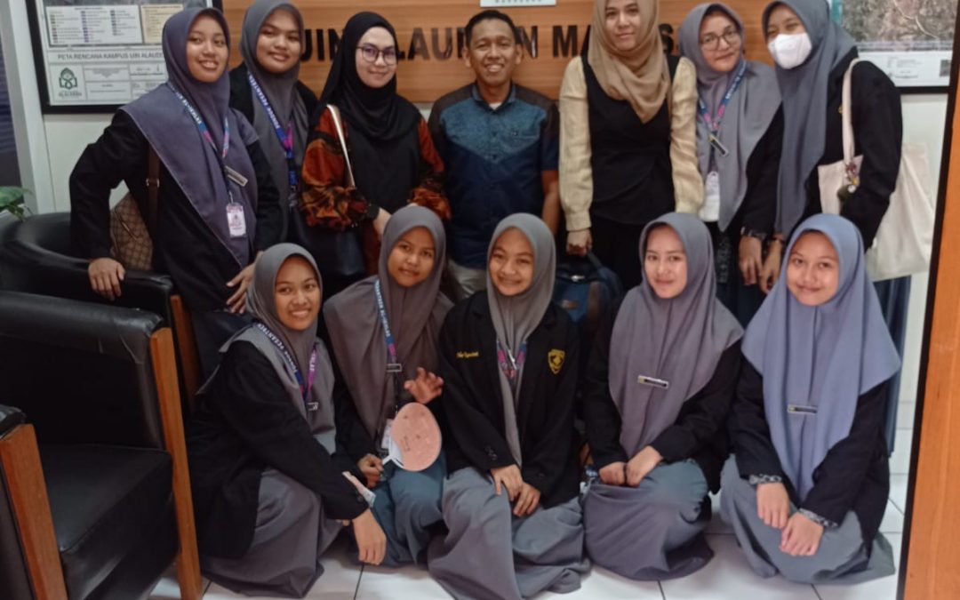 Kunjungan Studi Lapangan Santriwati Pondok Pesantren Al-Ikhlas Ujung Bone